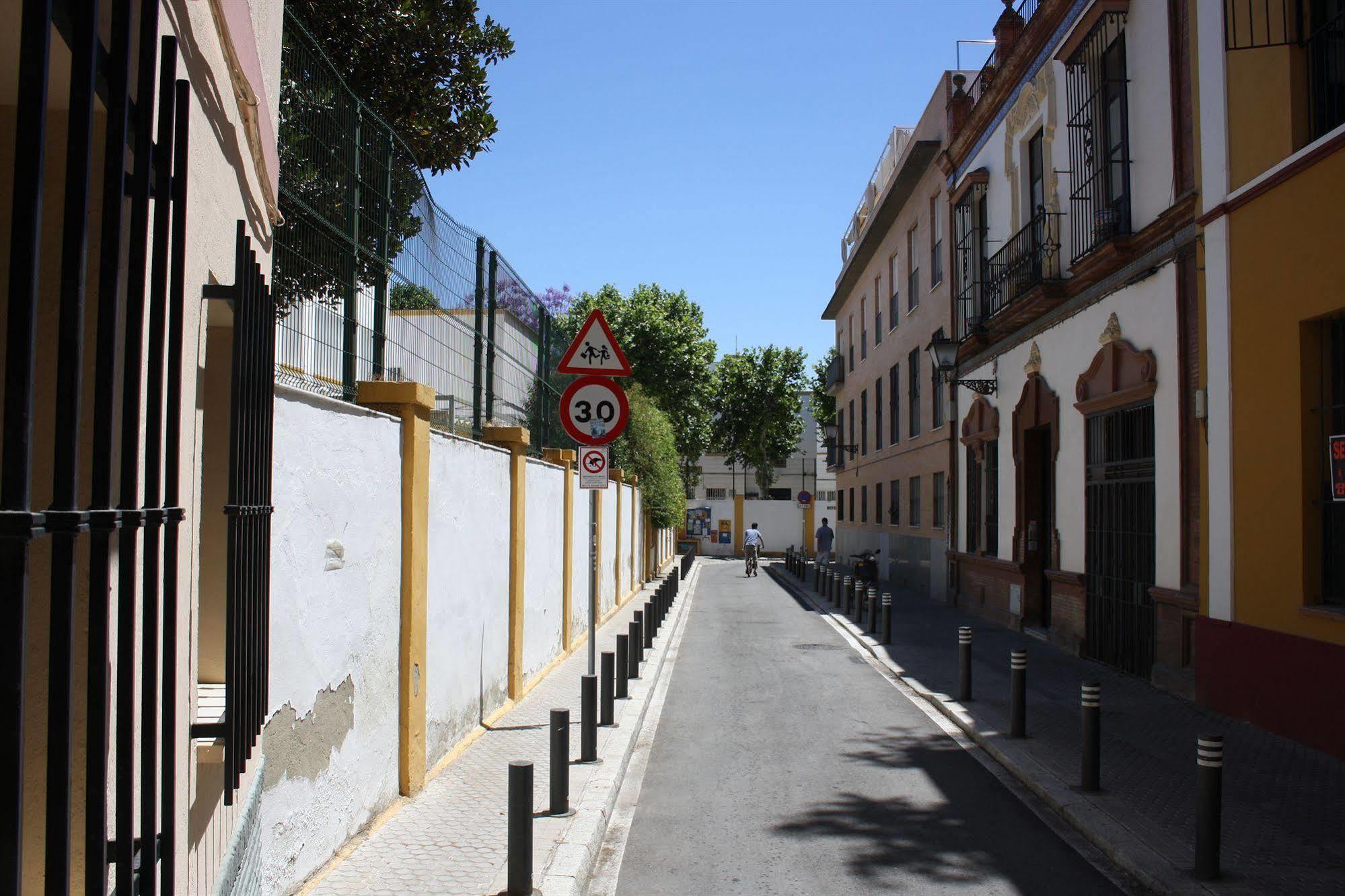 Estudio Padre Manjon Appartement *